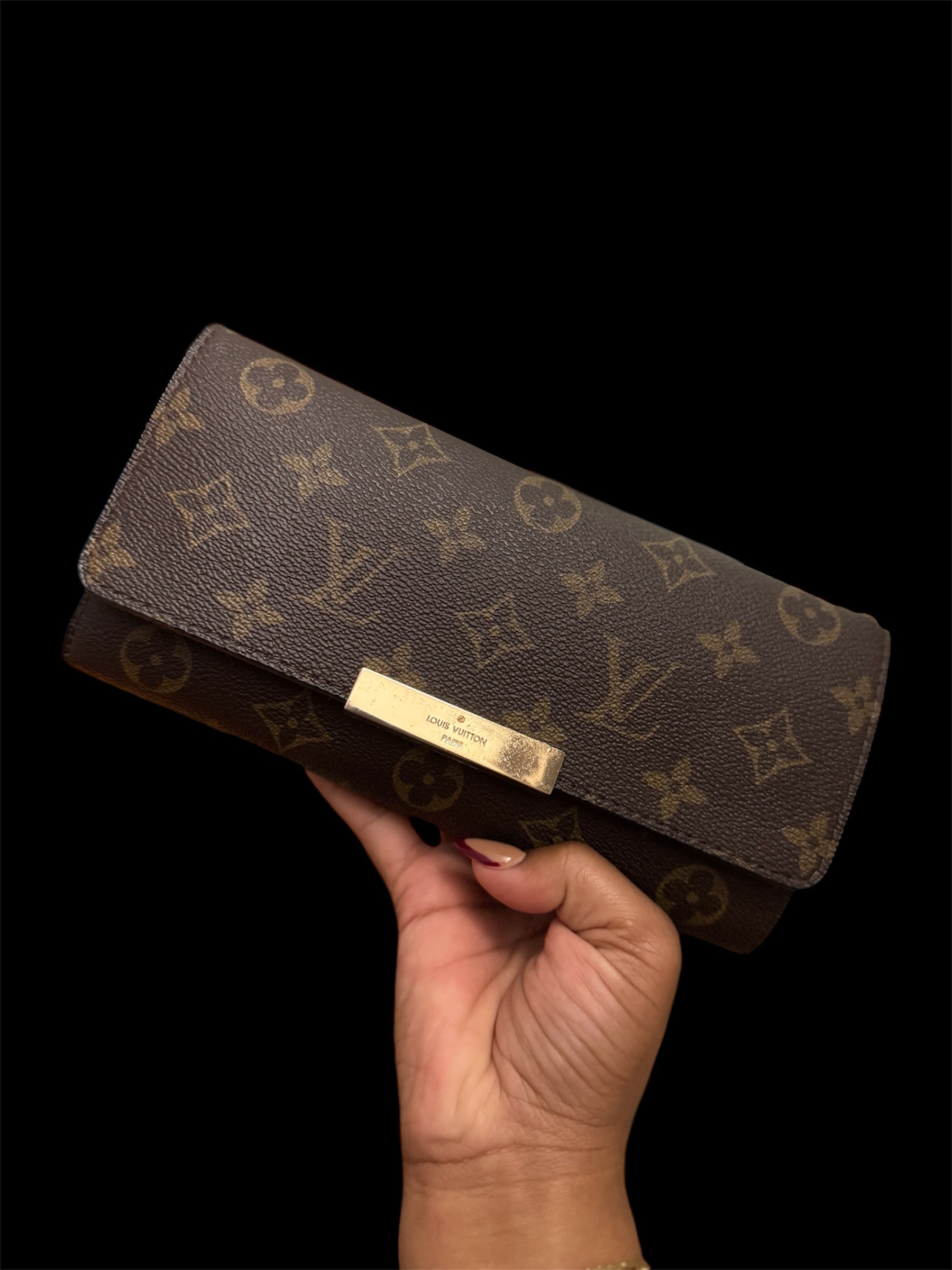 LV para brochas de maquillaje.