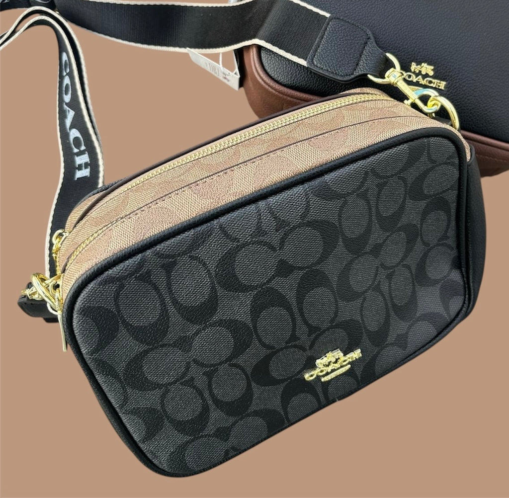 Viajera negra y crema