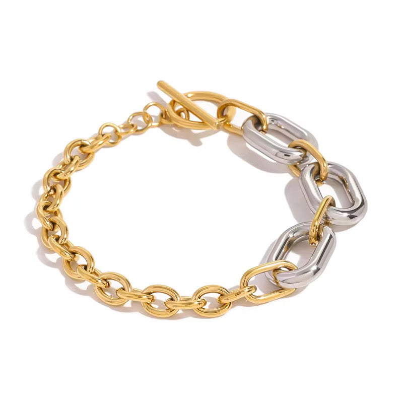 Anahia Bangle