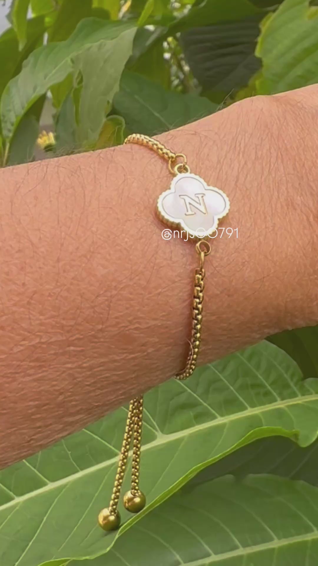Bracelet with an initial